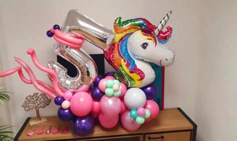 Décoration mobile en ballons sur le thème de la licorne